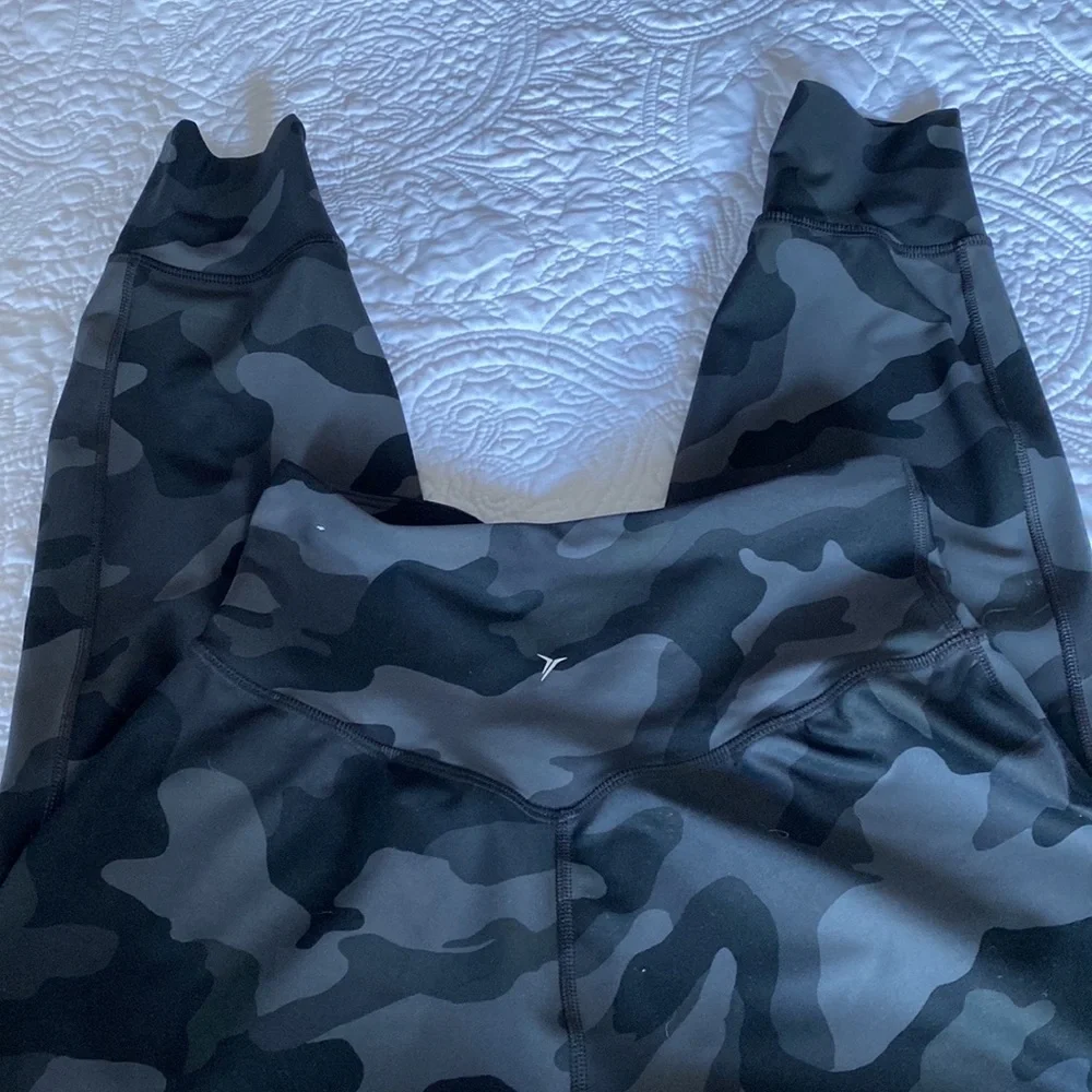 NWOT Old Navy Elevate "GO-DRY" Black & Grey Elevate Joggers, Size Small - Picture 6 of 7